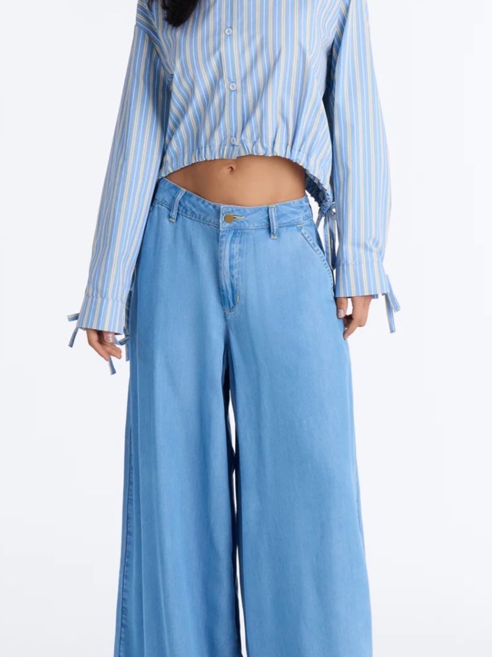Fashion Nova Light Blue Wide Leg High-Rise Jeans 32 inch inseam